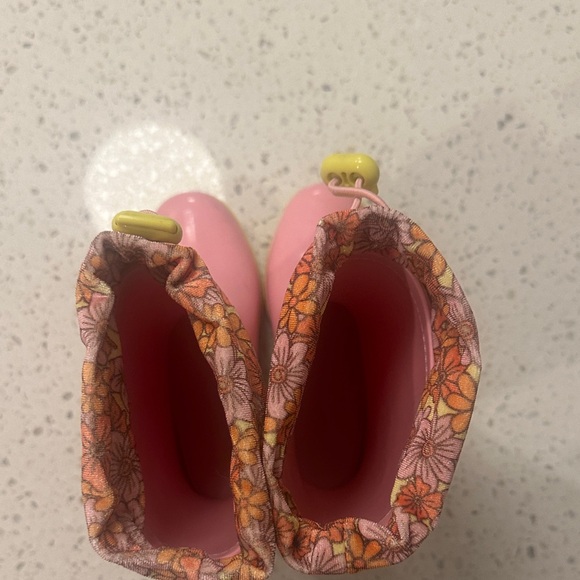Mini Melissa Rain Boots Pink Floral with Yellow Soles size 11 - Picture 5 of 7
